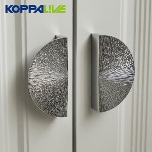 9013-X Line Hammer Brass Half Moon Handles for Cabinet Door